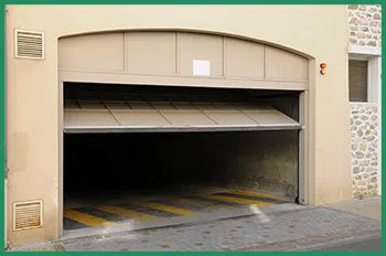 Quality Garage Door Service Framingham, MA 508-738-2596 - hom-cont-gr-22m