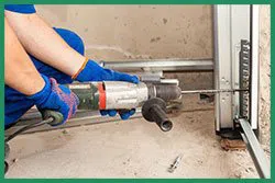 Quality Garage Door Service Framingham, MA 508-738-2596 - installation-sid-gr-22m