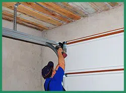 Quality Garage Door Service Framingham, MA 508-738-2596 - sprin-sid-gr-22m